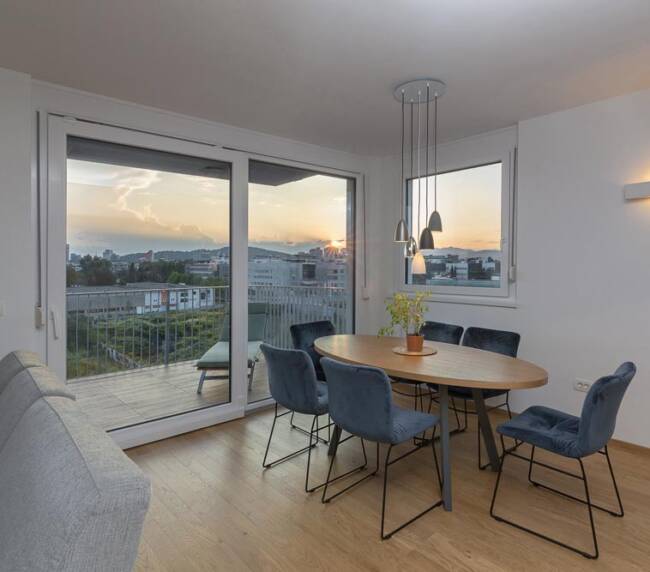 galerija stanovanje mlakar 19