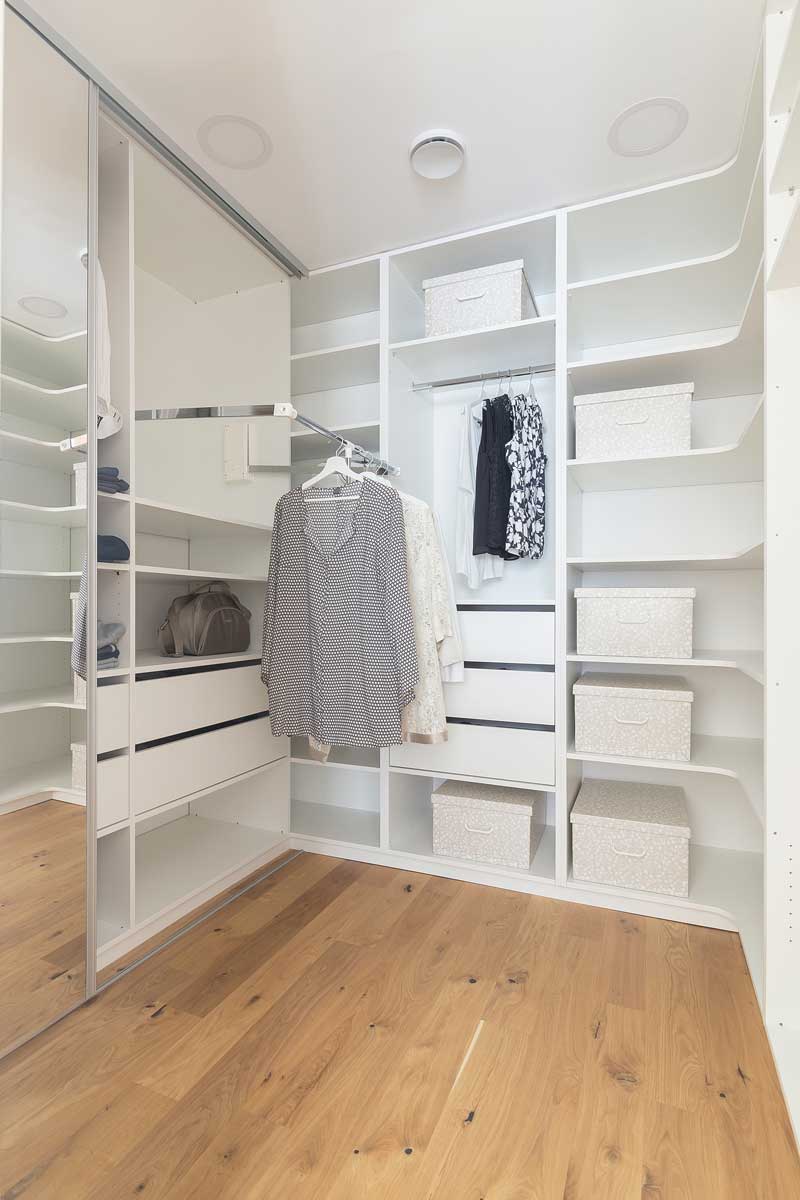 vgradne omare akcija